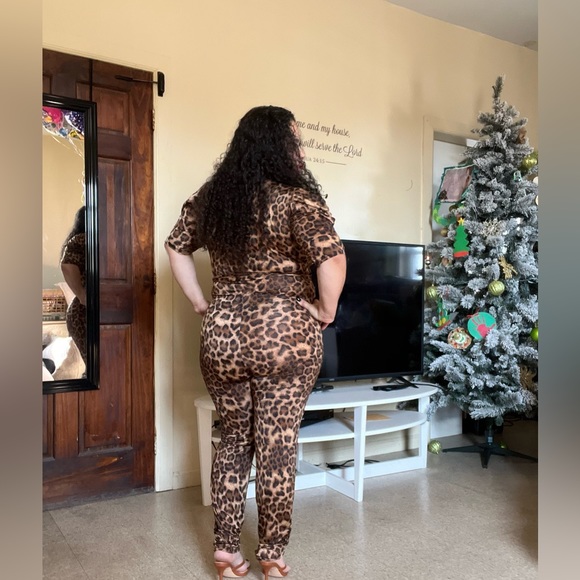 Leopard suit - Picture 3 of 7